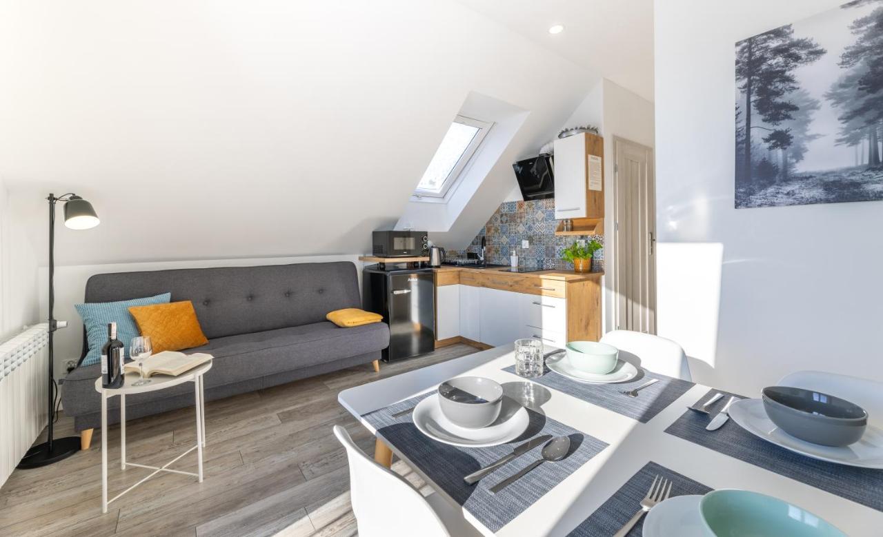 Apartment 73